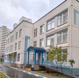 Ответственный администратор дошкольного отделения 2 (Корпус 2) 
Черенкова Вероника Викторовна, заместитель директора 
Телефон: 8(495)525-03-60
Почта: madou10raduga@yandex.ru